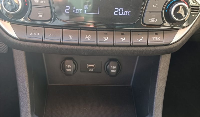 
								Hyundai i30 KLASS SLX full									