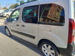 
										Peugeot Partner 2015 full									